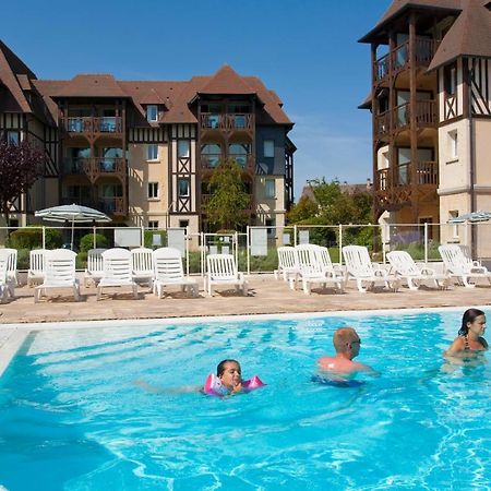Pierre & Vacances La Residence Du Golf Deauville Esterno foto