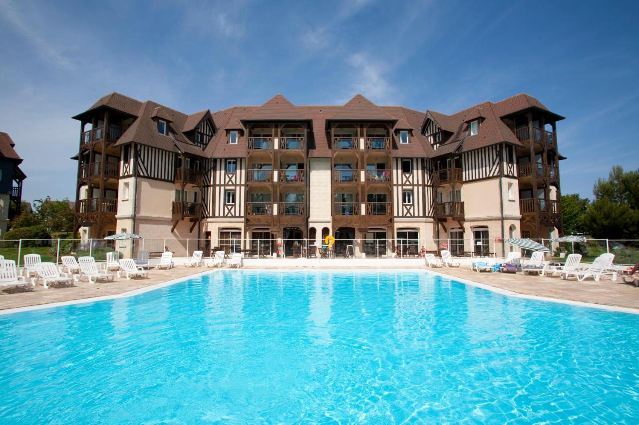 Pierre & Vacances La Residence Du Golf Deauville Esterno foto