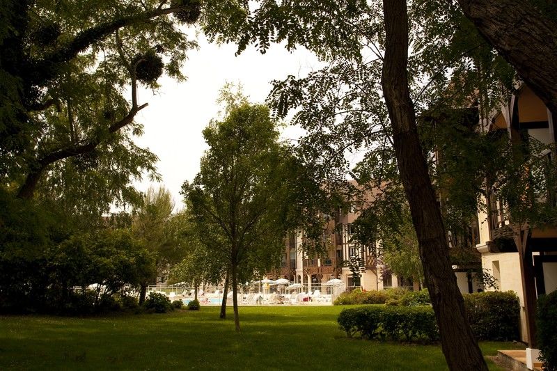 Pierre & Vacances La Residence Du Golf Deauville Esterno foto