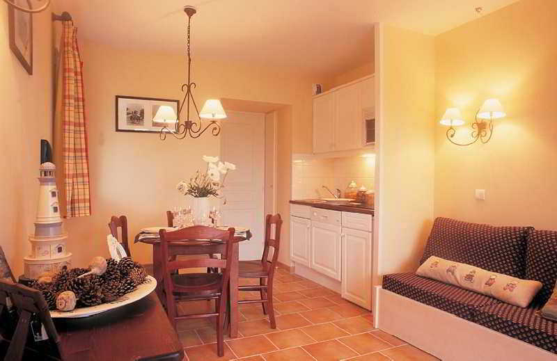 Pierre & Vacances La Residence Du Golf Deauville Esterno foto